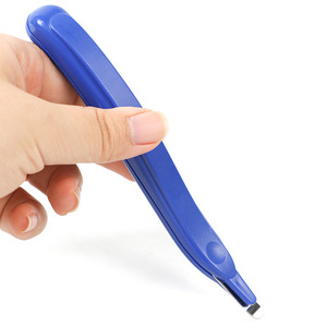 Pen-shaped Staple Remover Plastic Mini Office Tool For Easy Staple Removal - Product Image 3