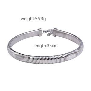 Joyería de moda personalizada de lujo para mujer Cadena de eslabones de acero inoxidable Cadena chapada en oro Collar de oro de 18 quilates para mujer - Product Image 2