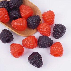 Grands accessoires réalistes en forme de framboises et de fraises sauvages pour desserts et gâteaux faits maison, ainsi que des décorations réalistes. - Product Image 1