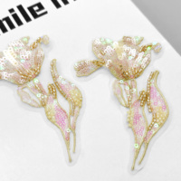 Applique florale 3D en perles, motif tulipe, brodée à la main, pour robe de mariée, robe de soirée, ou vêtement de haute couture
