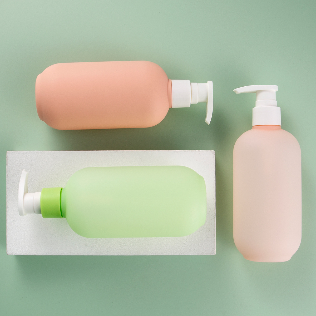 Wholesale lotion dish soap hand wash hanging shower gel bottles shampoo pet empty cosmetic pump black 500ml plastic bottle