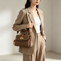 Sac à main bandoulière en cuir véritable de crocodile, style designer personnalisé, patchwork rayé, pour femme, collection mondiale