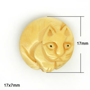 Prachtig met de hand gesneden ossenbeen kralen met diverse levendige dierenmotieven zoals vis, aap, kat en draak voor uniek juweelontwerp & -bewerking - Product Image 1