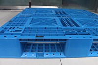 Palette en plastique HDPE NEXARA Euro simple face, charge statique 4000 kg, 1100*1100*150 mm, grille, entrée 4 voies pour le stockage