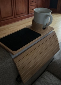 Youlike plateau d'accoudoir de canapé en bambou de haute qualité avec porte-boisson rotatif à 360 degrés pour les collations boisson téléphone à distance - Product Image 6