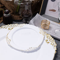 Assiettes jetables en plastique transparent de couleur personnalisée, décoration dorée en relief de qualité supérieure pour les fêtes, les événements, la restauration, plateaux ronds