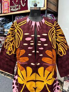 Chaqueta Floral Bordada a Mano para Mujer, Chaqueta de Otoño con Manga Tres Cuartos, Botón Único, Tejido de Poliéster, Largo Regular - Product Image 2