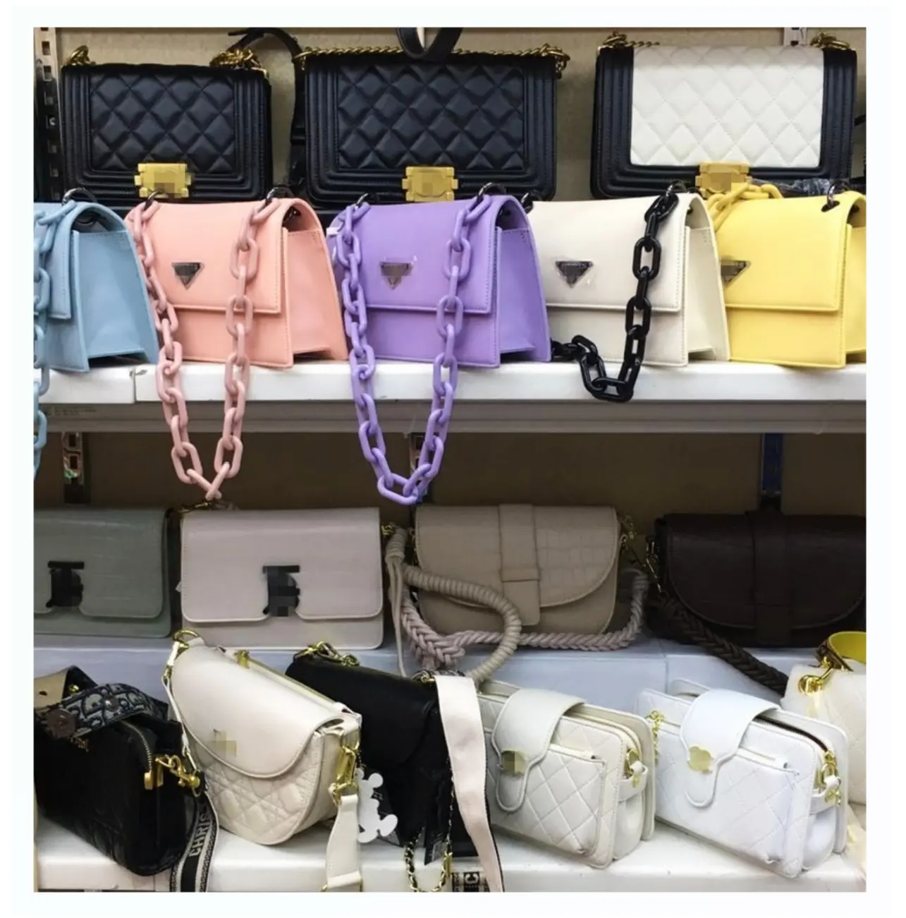 AA + Embalaje mixto de alta calidad Entrega aleatoria Bolsos de mujer de moda a granel y bolsas usadas.