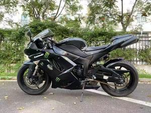 Kawasaki ZX-6R Supersport de catégorie moyenne, moteur 636cc, suspension sport, contrôle de précision, motos à essence - Product Image 1