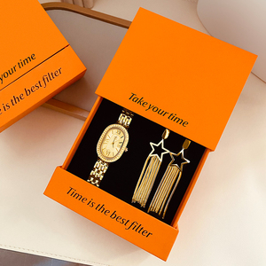 Set Regalo Personalizzato per Donna: <span class=keywords><strong>Orologio</strong></span> al Quarzo con <span class=keywords><strong>Bracciale</strong></span> in Pelle, Quadrante 30mm, Scatola Arancione, MOQ 96 Set, Movimento SEIKO, Resistente all'Acqua - Product Image 6