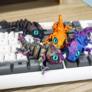 8cm Custom 3D Printing Toy <b>PLA</b> Printed Chameleon Toy Joint Movable Model Gradient Animal Figurine Toy - Product Image 3