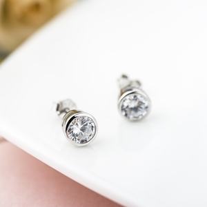 Joyería de Moda al por Mayor, Diseño Redondo, Plata de Ley 925, Chapado en Oro, Pendientes de Botón con Circonita Cúbica de 0.5ct - Product Image 1