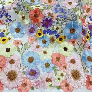 Tela bordada de flores de encaje 3D del proveedor de China dorada para malla Suiza encaje de tul francés para vestido de noche de boda Sexy MOQ 5 - Product Image 2