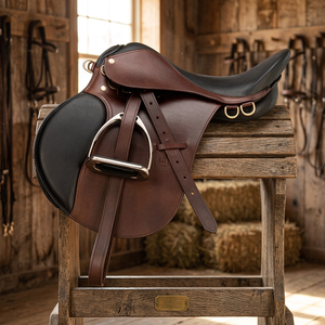Selle d'équitation en cuir de style anglais personnalisée haut de gamme, avec arceau en fibre de verre durable, ajustement parfait, design confortable pour les cavaliers - Product Image 2