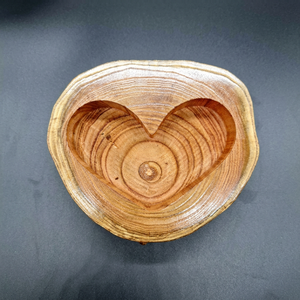Cuenco de Madera Natural Hecho a Mano con Forma de Corazón de Curio Craft para Hacer Velas y Decoración del Hogar |   Recipiente para Velas de Calidad de Exportación - Product Image 1