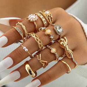 Elegante Juego de Anillos de Piedras Preciosas Chapados en Oro para Mujer, Diseño de Corazón, Mariposa y Gota de Agua, Estilo Simple y Versátil para Oficina/Trabajo - Product Image 6