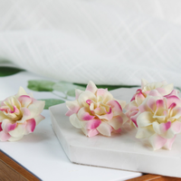 Nouvelles mini-têtes de fleurs artificielles faites à la main de haute qualité, roses en soie imperméables pour la Saint-Valentin, la fête des pères et Thanksgiving