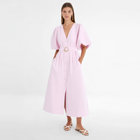 Robe midi rose pour femme, col en V, boutonnée sur le devant, manches bouffantes, ceinturée, coupe trapèze avec poches, vente en gros