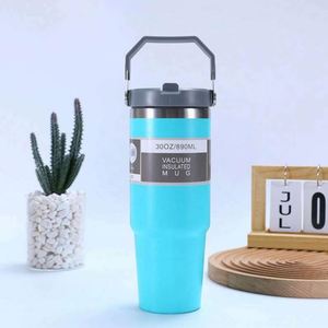 Limite de 110 caractères pour le nom du produit en anglais : Bouteille d'eau en acier inoxydable avec un design moderne et une isolation sous vide - Product Image 1