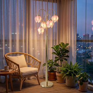 Lampadaire moderne et romantique à fleurs, 5 abat-jour en verre en forme de lotus rose, bras courbés dorés, éclairage d'ambiance pour chambre à coucher et coin lecture - Product Image 2