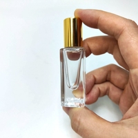 Rouleau rectangulaire en acier inoxydable, conteneurs d'huile de parfum de crème pour les yeux transparent 5ml 10ml bouteille en verre roulée