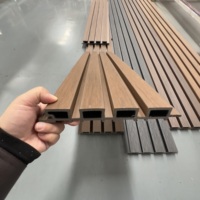 Panneaux muraux en bois composite imperméables pour l'extérieur, décorés avec des panneaux muraux en plastique composite pour l'extérieur