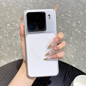 Étui de téléphone magnétique en cuir argenté style <span class=keywords><strong>Ins</strong></span>, série Instant, pour peaux sensibles, compatible avec iPhone 15 et 15 Pro - Product Image 2