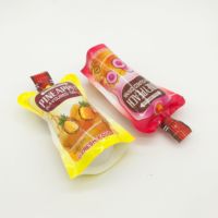 Pochette souple personnalisée en plastique de qualité alimentaire avec logo, en forme de bouteille, pour eau et jus