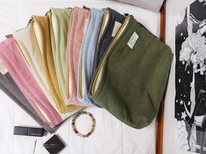 Bolsa de Maquillaje Personalizada de <span class=keywords><strong>Pana</strong></span> con Bolsillo, Linda Bolsa de Viaje para Cosméticos, <span class=keywords><strong>Tela</strong></span> Suave, Forro de Lona Gris Clásico Vintage - Product Image 5