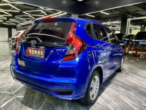 <span class=keywords><strong>Honda</strong></span> Fit d'<span class=keywords><strong>occasion</strong></span> 2019 Berline 1.5L Automatique Traction avant Conduite à gauche Prête à l'exportation Bon état Cuir foncé Toit ouvrant Phares Xénon - Product Image 5