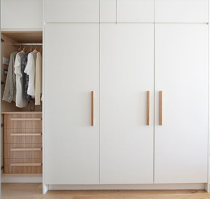 <span class=keywords><strong>Armoire</strong></span> de Luxe sur Mesure pour Chambre à Coucher, Style Européen Moderne, en Bois à Grain Foncé, avec Portes Battantes - Product Image 5