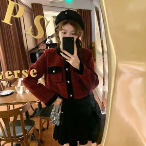Petite veste courte rouge rétro de la mode Xiangfeng veste en tweed femme ins automne et hiver version coréenne de la centaine de tour