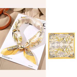 Sciarpe Quadrate da Donna 53x53cm <span class=keywords><strong>in</strong></span> <span class=keywords><strong>Seta</strong></span> di Gelso 100% Grado 6A Marca Liucare, Design Personalizzato Stampato, Ingrosso di Fabbrica, Eleganti Quattro Pezzi - Product Image 5