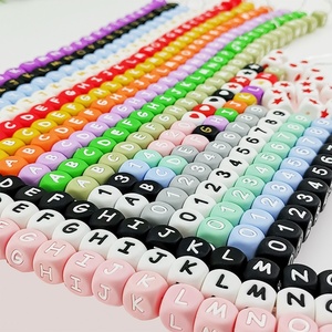 Cuentas de silicona alfabéticas de varios colores al por mayor, mordedor para bebé, cuentas de letras en inglés, cadena para chupete, cuentas molares hechas a mano de 12 mm - Product Image 2