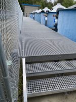 Grille de plancher en acier soudé en forme de I, à dents, galvanisée à chaud, pour la protection des machines et les passerelles d'entretien