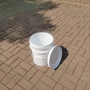 Seau en plastique de style américain de 25 L avec bouchon à vis pour le stockage de produits chimiques et l'emballage pour le transport maritime - Product Image 2