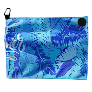 Serviette de golf magnétique personnalisée de qualité supérieure en microfibre gaufrée, avec logo brodé ou imprimé par sublimation et mousqueton - Product Image 2