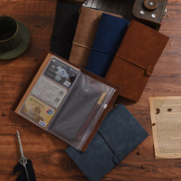 Cuaderno de Cuero Vintage Hecho a Mano A6 con Cubierta de Madera y Espiral Recargable, Diario de Viajero para Viajes