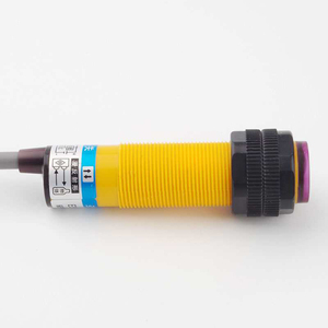 Sensor Fotoeléctrico E3F-DS10P1 E3F-DS10P2 E3F-DS10P3, Tipo de Reflexión Difusa, PNP DC, Tres Cables, Normalmente Cerrado - Product Image 3