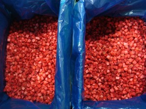 Vert sain <span class=keywords><strong>de</strong></span> bon goût et nutritif <span class=keywords><strong>de</strong></span> haute qualité bon prix Marketing à chaud Nouveaux fruits IQF Dés sucrés congelés Fraise - Product Image 3