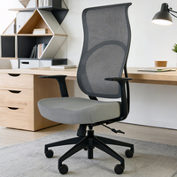Chaise de bureau pivotante moderne et confortable en maille, avec hauteur réglable et accoudoirs fixes, design ergonomique pour la maison ou l'atelier