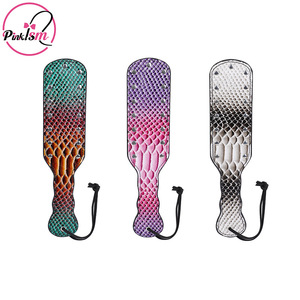 Bdsm Krokodillenhuid Zweep Straf Lederen Handracket Vrouwelijke Slave Training Tools Seksspeeltjes Erotische Spanking Zwepen Volwassen Seksspeeltje - Product Image 3