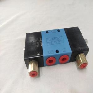 Nuevo Válvula Neumática de Doble Pilotaje de 1/4'' Modelo S392, Cuerpo Estándar de Aluminio Azul/Negro, Funcionamiento de 0-10 Bares - Product Image 3