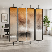 Cloison de séparation semi-transparente personnalisable en verre dégradé arc-en-ciel et acier inoxydable, style minimaliste moderne, pour salon
