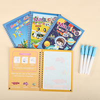 Jouets éducatifs pour la petite enfance OEM, livre de coloriage à reliure spirale réutilisable, livre de dessin magique à l'eau avec stylo