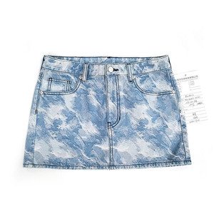 Falda vaquera lavada a la moda de fábrica de China, minifaldas, ropa de calle, minifalda informal para mujer con bolsillo personalizado - Product Image 1