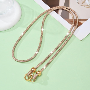 Cinturino per <span class=keywords><strong>Telefono</strong></span> con Cristalli Glitterati e Strass, Laccetto Bling per Cellulare, Cordino a <span class=keywords><strong>Tracolla</strong></span> per Smartphone - Product Image 1