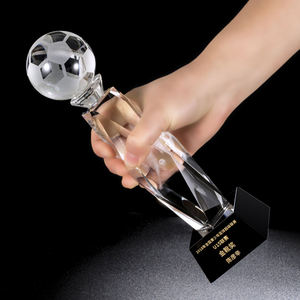 उच्च गुणवत्ता वाले कस्टम बास्केटबॉल फुटबॉल खेल के लिए क्रिस्टल ट्रॉफी क्रिस्टल स्मारिका शिल्प - Product Image 2