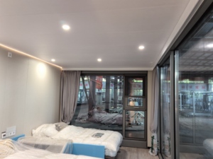 Maison capsule spatiale en acier de 20 pieds |   <span class=keywords><strong>l</strong></span>'Airbnb qui se réserve seul |   Maison intelligente + Climatiseur Midea + Verre LOW-E |   FOB 13 000 $ - Product Image 3