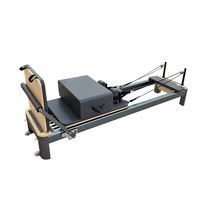 Reformer Pilates en aluminium de couleur personnalisée avec repose-pieds réglable, lit de Pilates avec kit d'accessoires complet